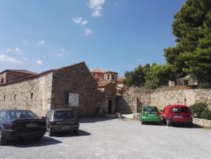 parking du monastère Osios Loukas